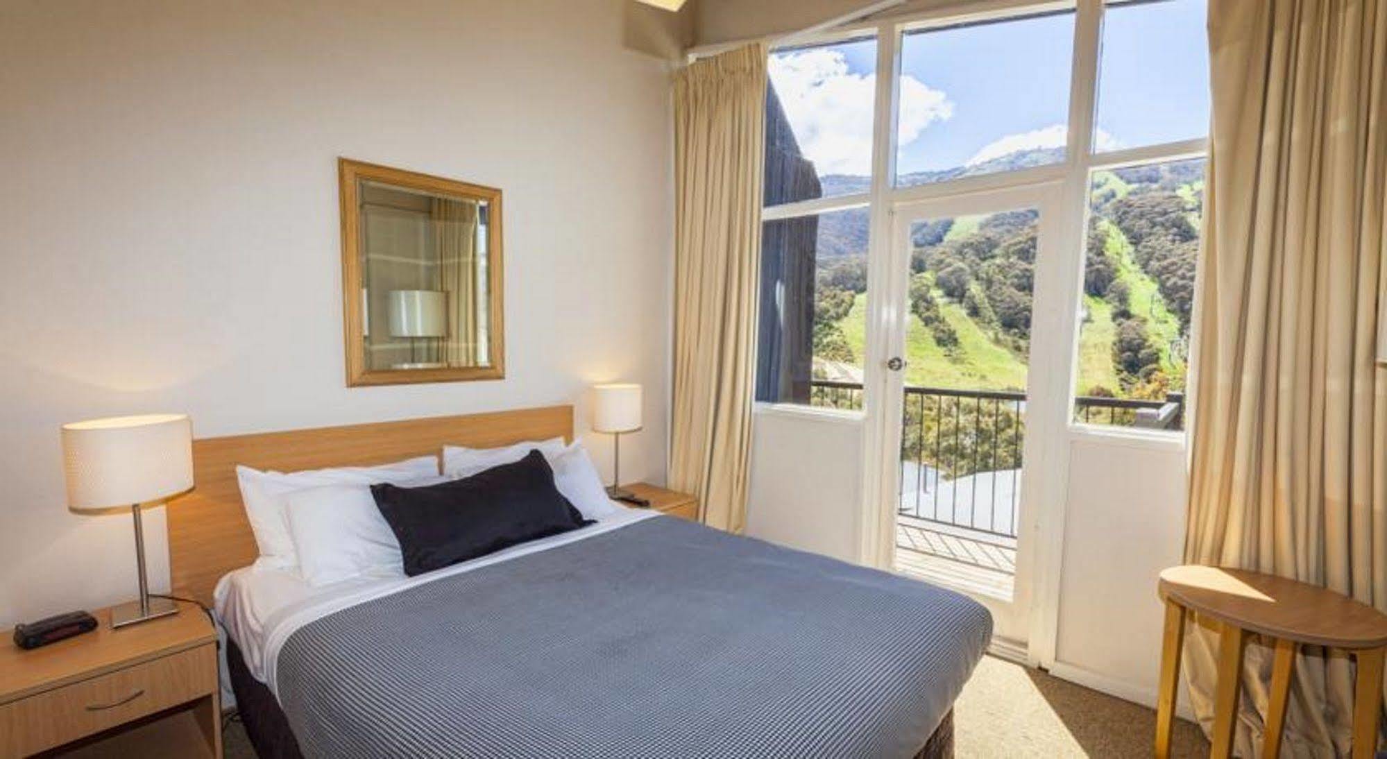 The Denman Hotel In Thredbo Extérieur photo